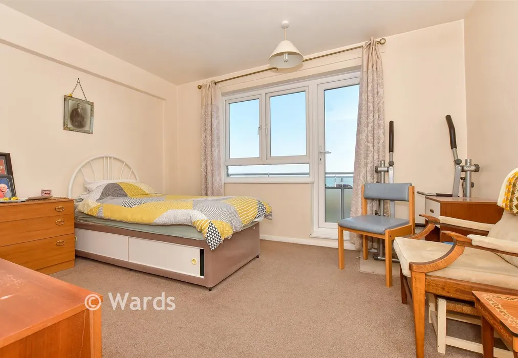 Bedroom 1 - The Gateway, Dover, Kent - Wards of Kent