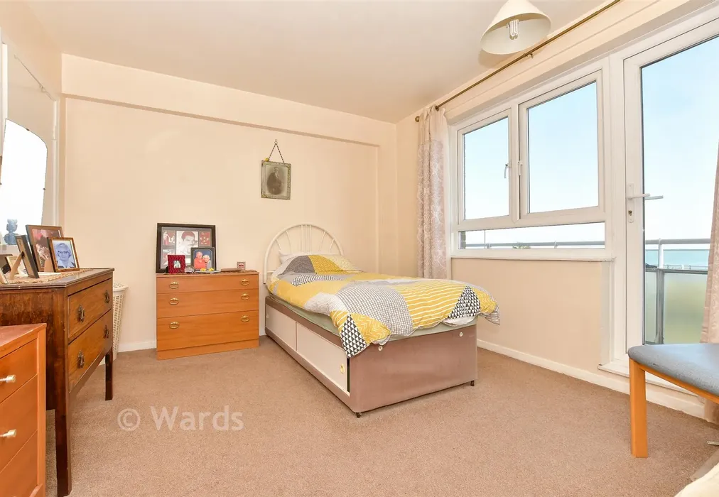Bedroom 1 - The Gateway, Dover, Kent - Wards of Kent