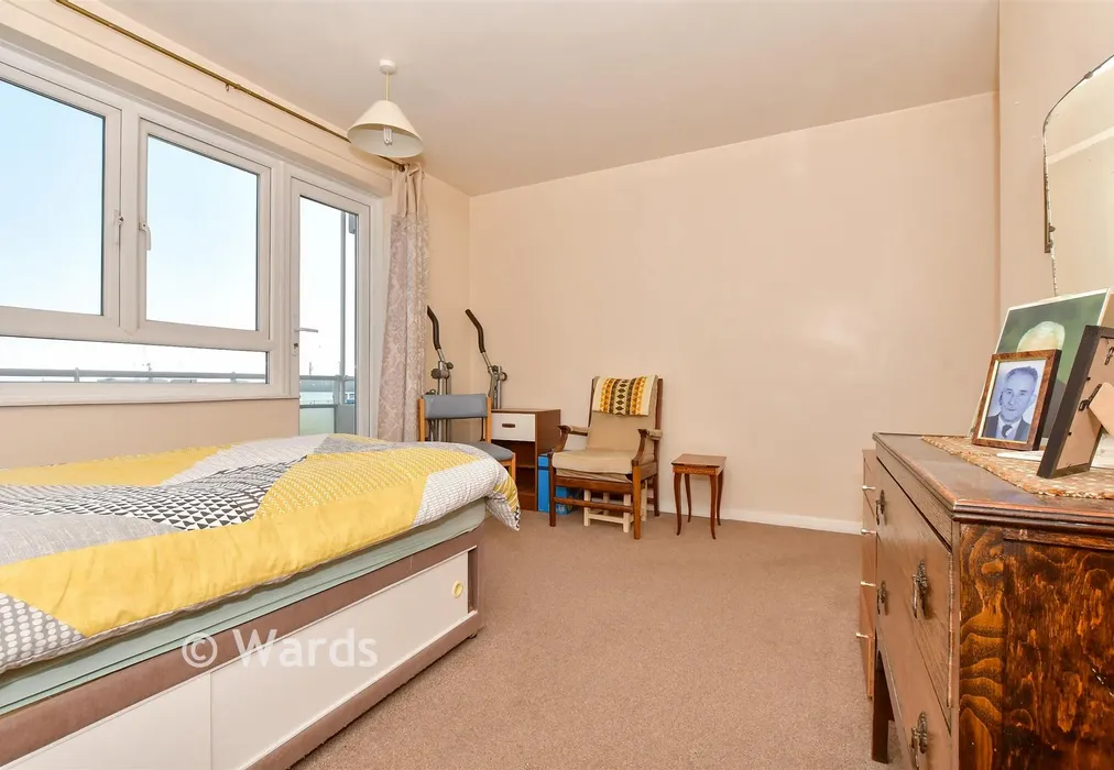 Bedroom 1 - The Gateway, Dover, Kent - Wards of Kent