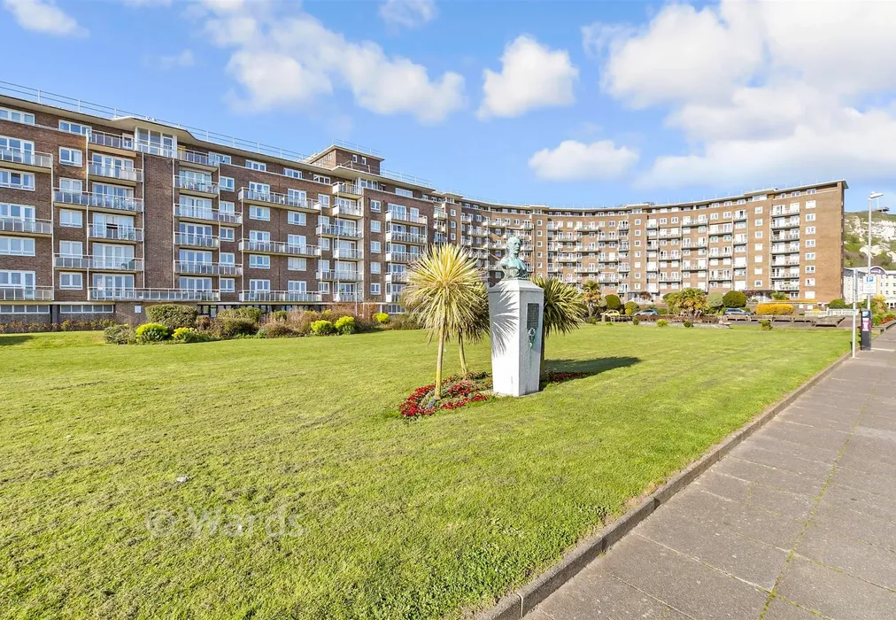 Communal Gardens - The Gateway, Dover, Kent - Wards of Kent