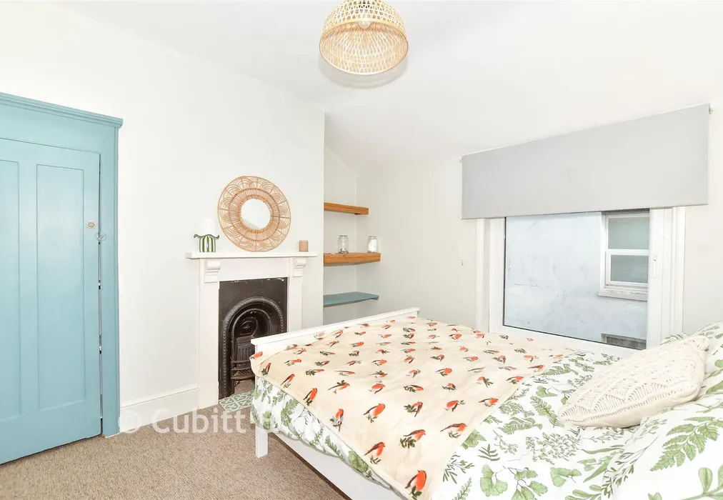 Bedroom 4 - Taswell Road, Southsea, Hampshire - Wards of Kent