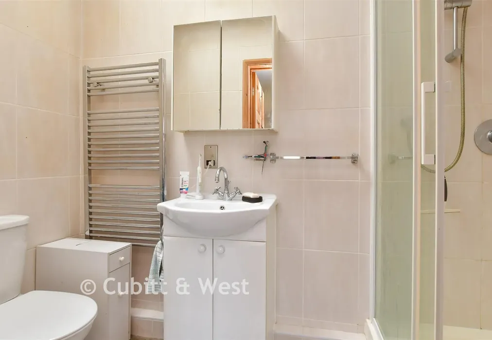 En-Suite Shower Room - Palatine Road, Goring-By-Sea, Worthing, West Sussex - Wards of Kent