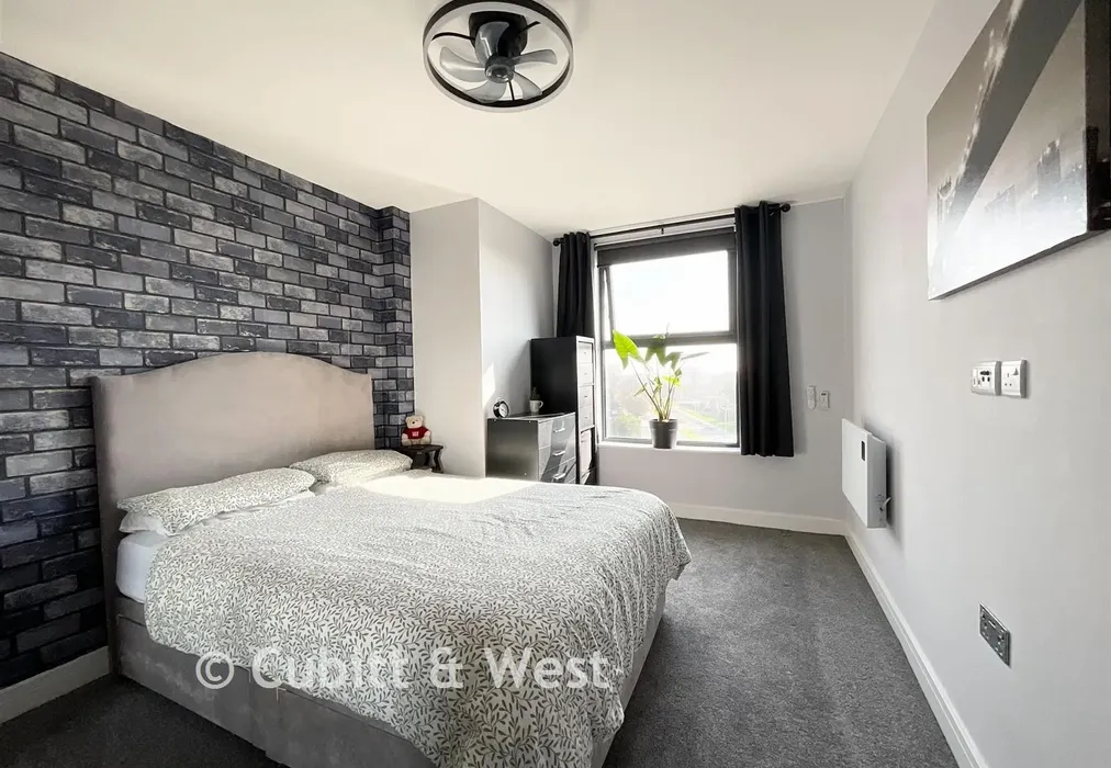 Bedroom - Romany Road, Worthing, West Sussex - Wards of Kent