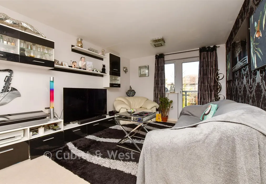 Lounge - Eaton Road, Sutton, Surrey - Wards of Kent