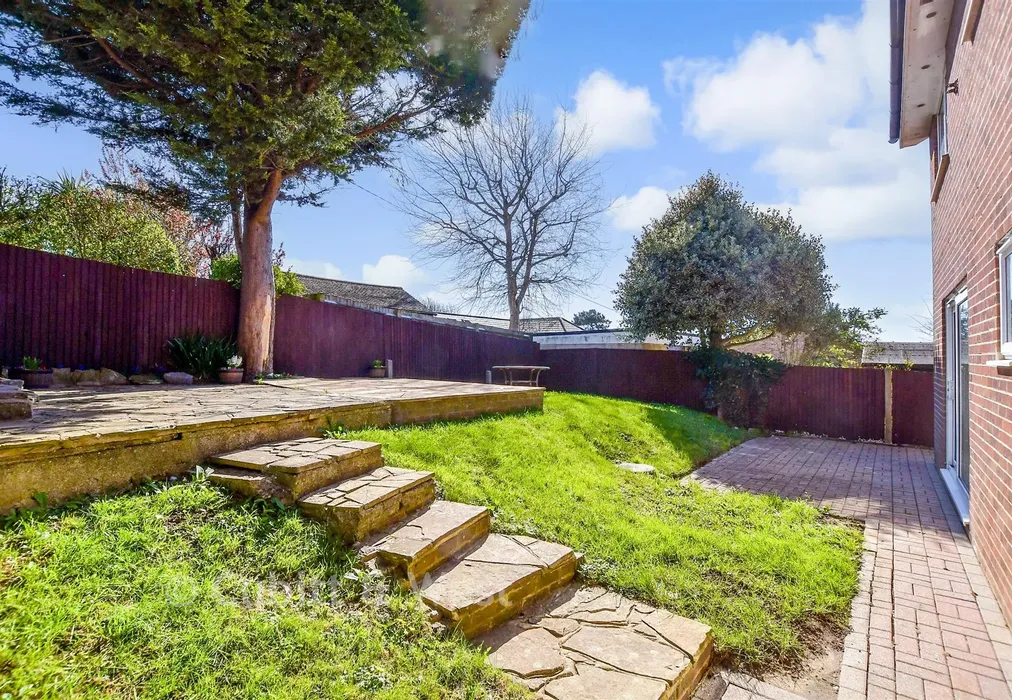 Rear Garden - Rustic Close, Peacehaven, East Sussex - Wards of Kent