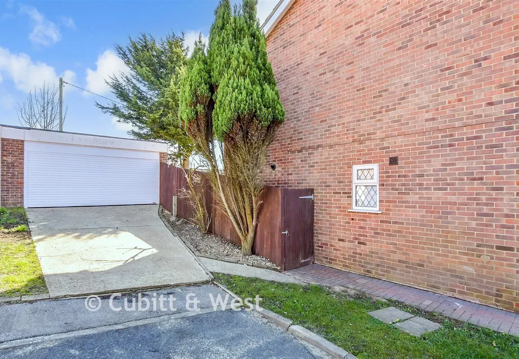 Garage - Rustic Close, Peacehaven, East Sussex - Wards of Kent