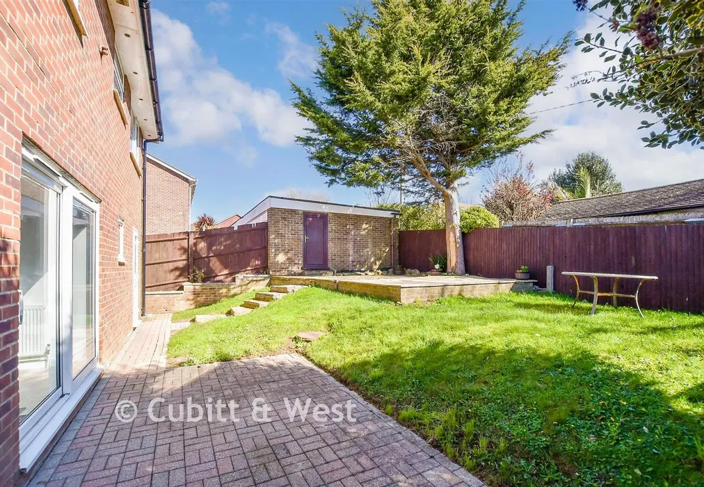 Rear Garden - Rustic Close, Peacehaven, East Sussex - Wards of Kent