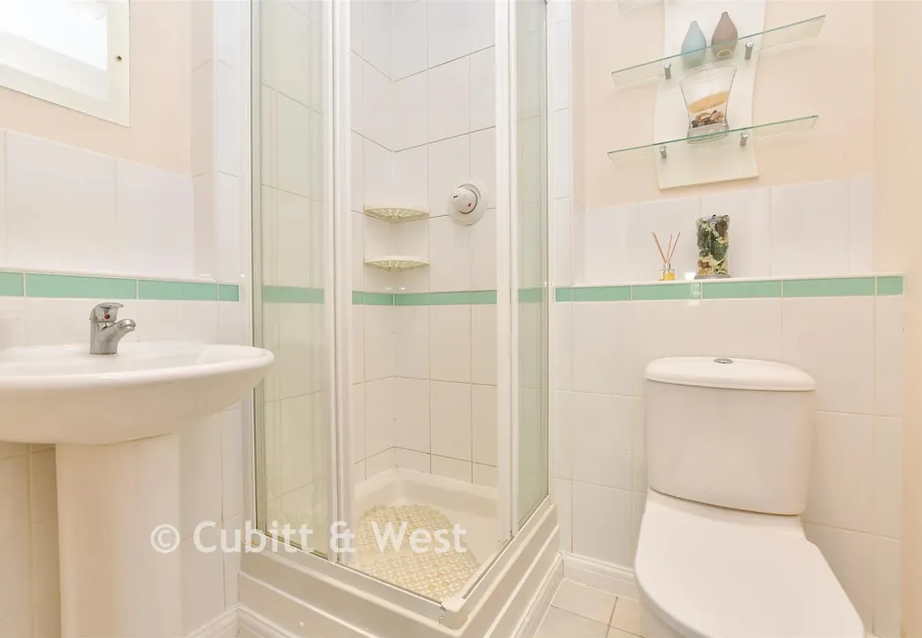 Shower Room - Pampisford Road, Purley, Surrey - Wards of Kent