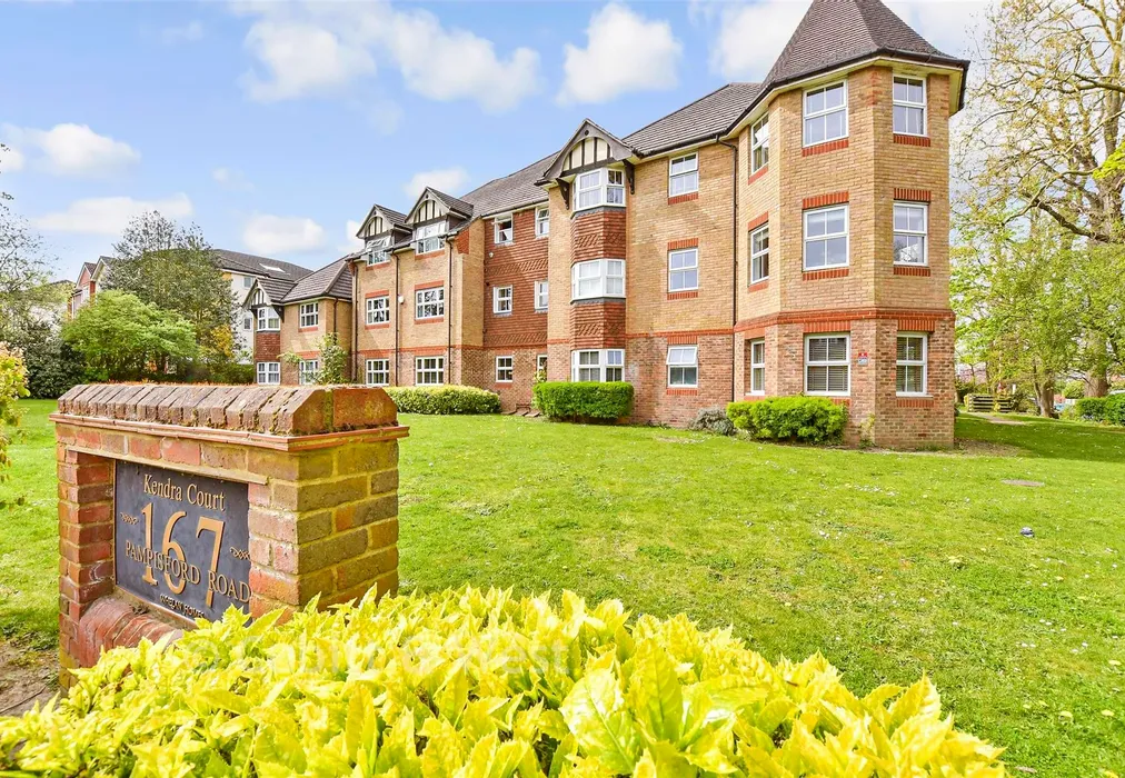 External Lifestyle Photograph - Pampisford Road, Purley, Surrey - Wards of Kent