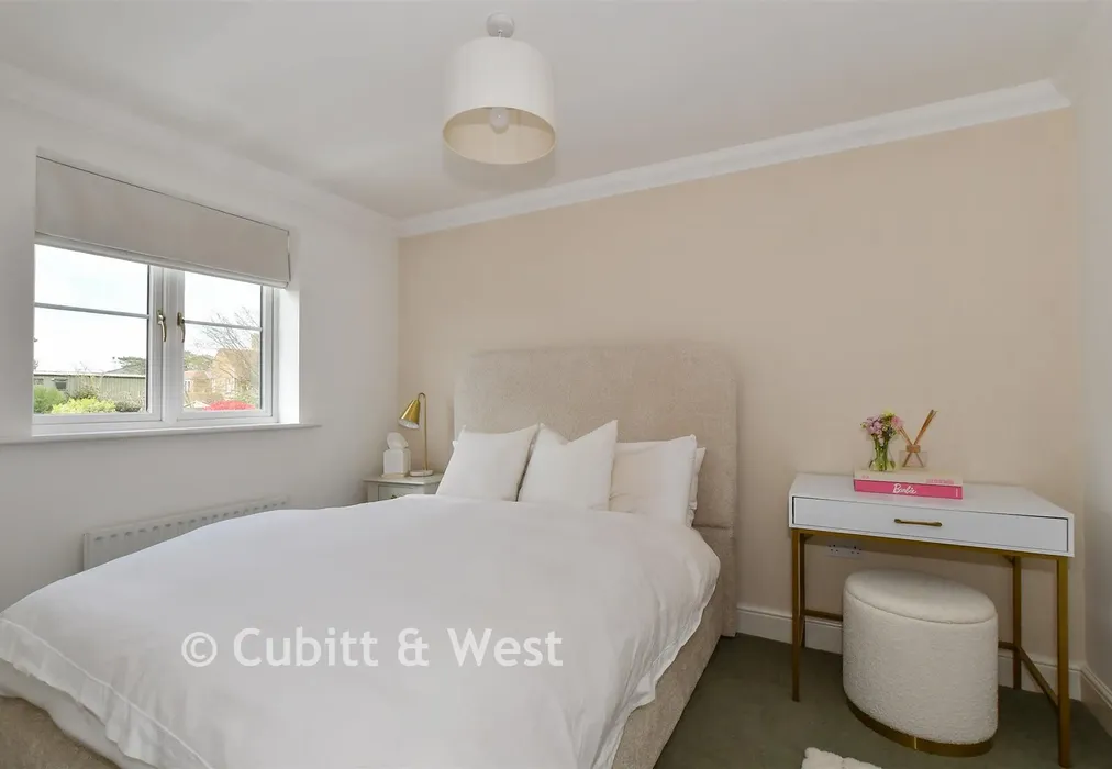 Bedroom 3 - Cobbetts Mews, Pulborough, West Sussex - Wards of Kent