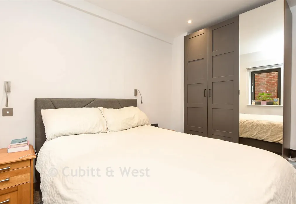 Bedroom - Croydon Road, Caterham, Surrey - Wards of Kent