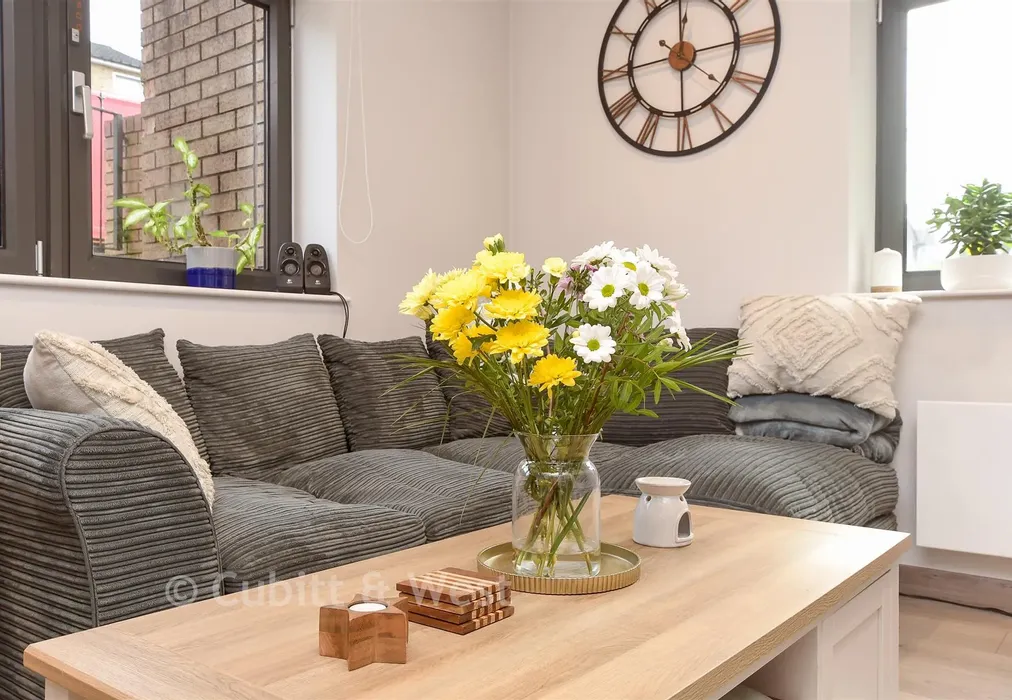 Internal Lifestyle Photograph - Croydon Road, Caterham, Surrey - Wards of Kent
