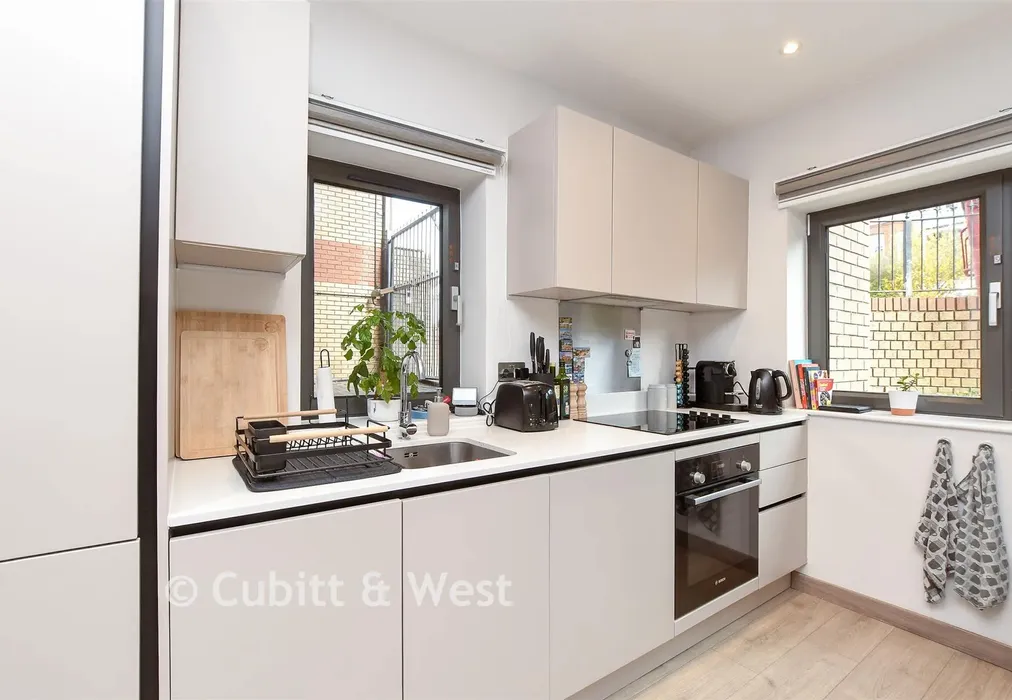 Kitchen Lounge/Diner - Croydon Road, Caterham, Surrey - Wards of Kent
