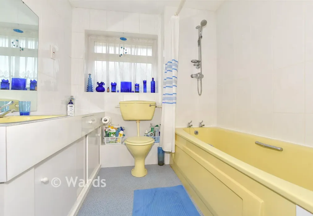 Bathroom - Cliff Field, Westgate-On-Sea, Kent - Wards of Kent