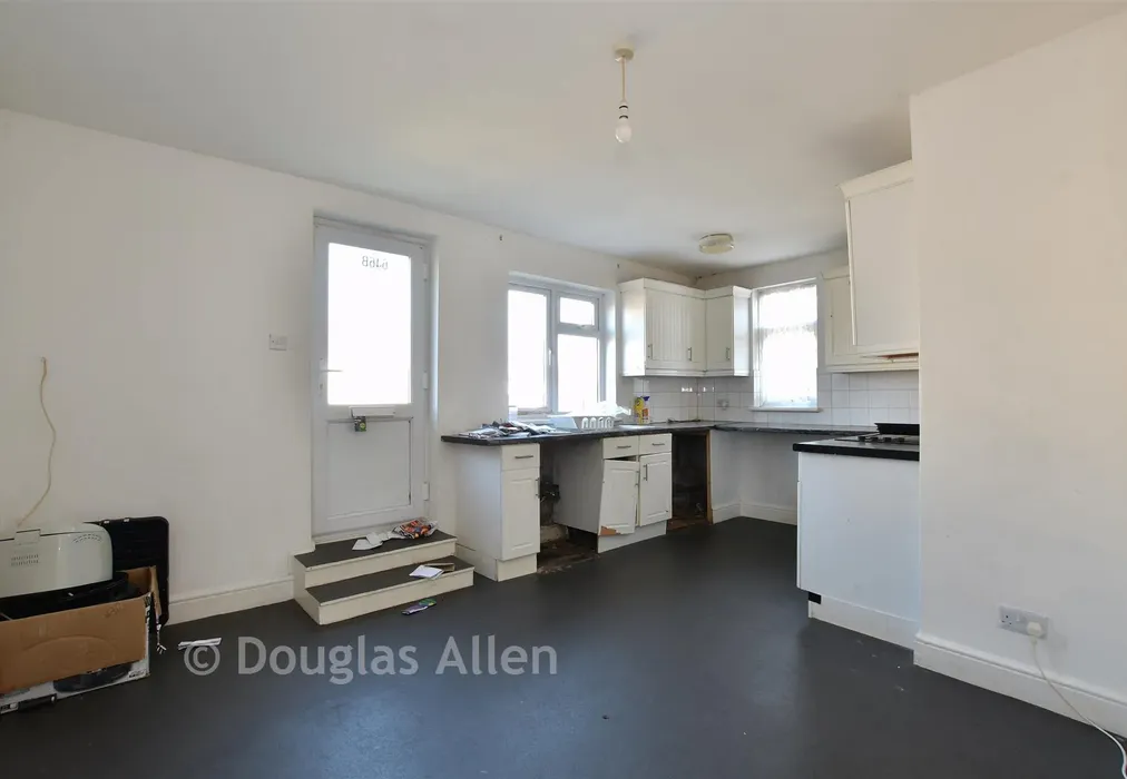 Kitchen/Breakfast Room - Chigwell Road, Woodford Green, Essex - Wards of Kent