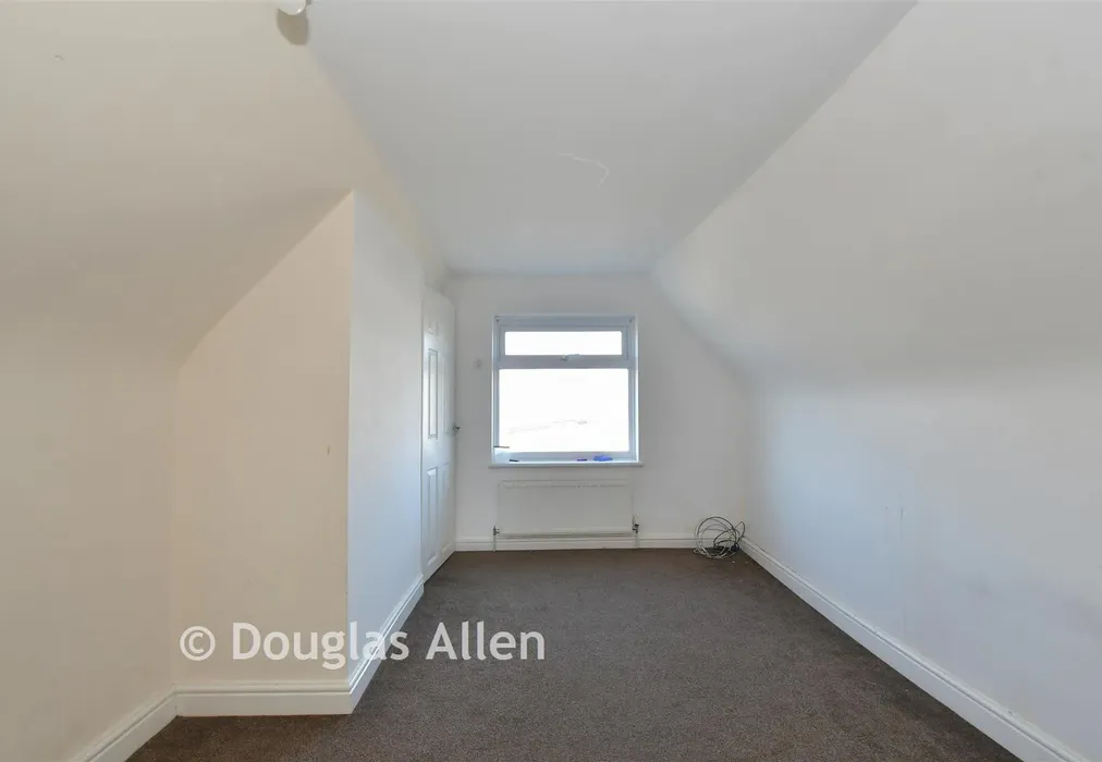 Bedroom 3 - Chigwell Road, Woodford Green, Essex - Wards of Kent