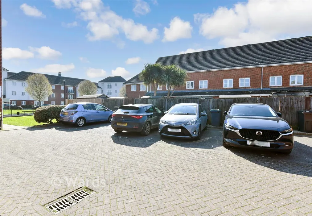 Driveway/Parking - Ingram Close, Larkfield, Kent - Wards of Kent