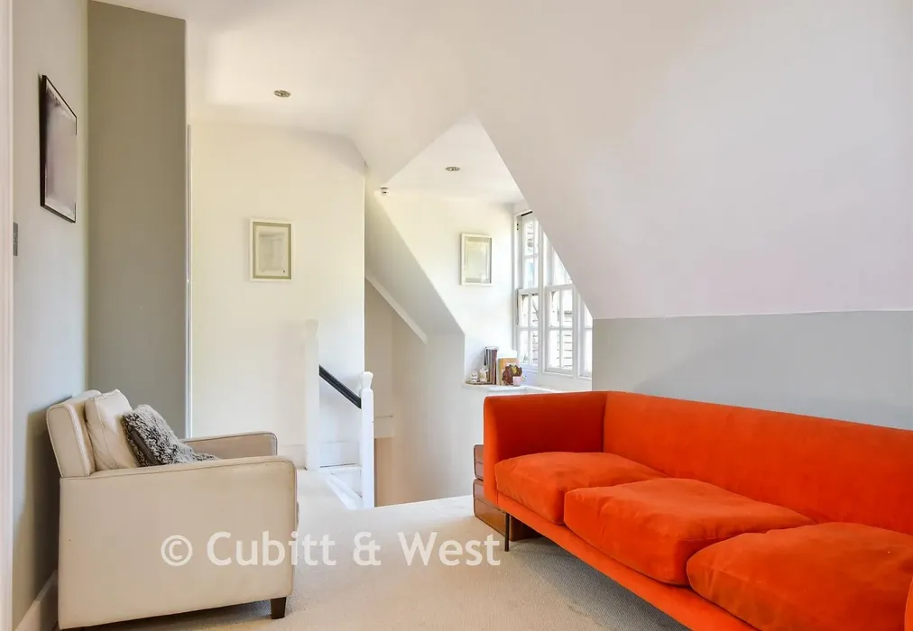 Landing, - Station Road, North Chailey, Lewes, East Sussex - Wards of Kent