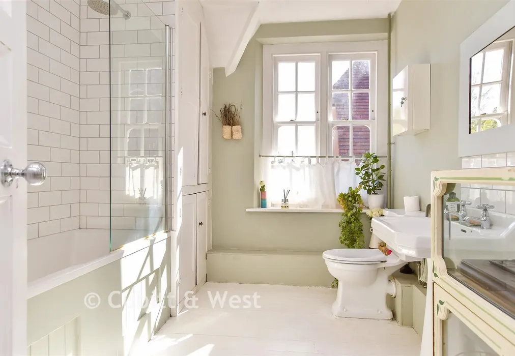 Bathroom - Station Road, North Chailey, Lewes, East Sussex - Wards of Kent