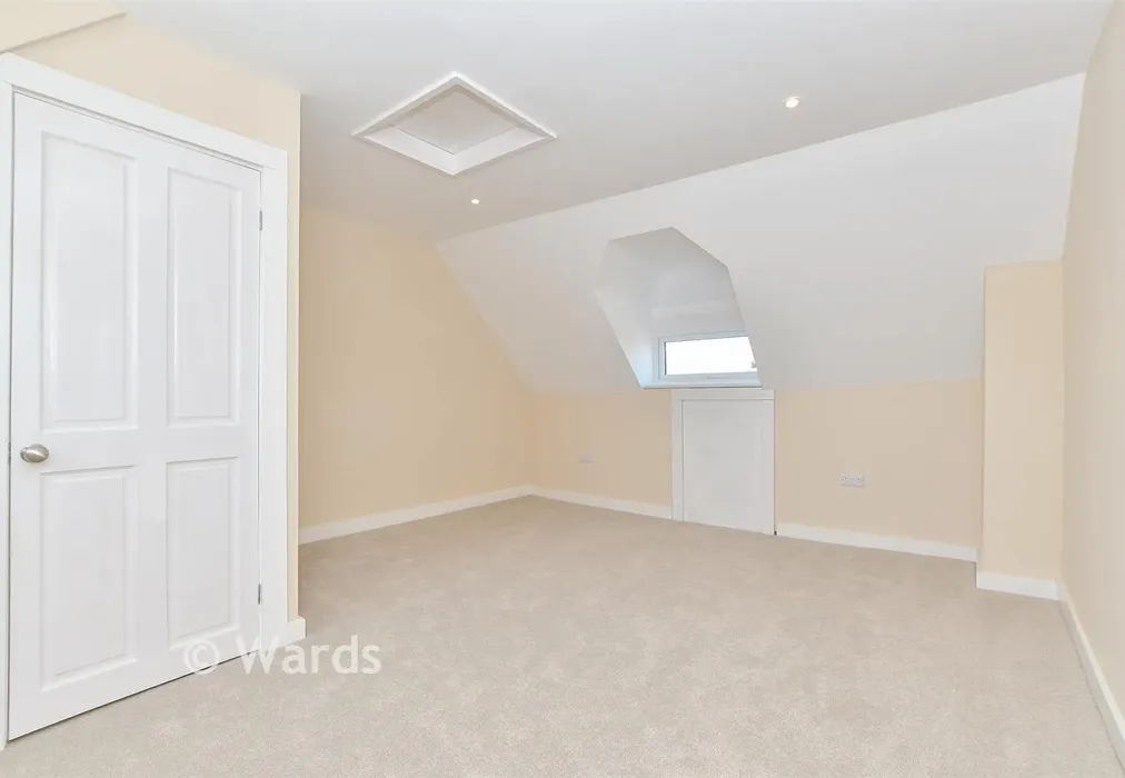 Bedroom 1 - St. John's Road, New Romney, Kent - Wards of Kent