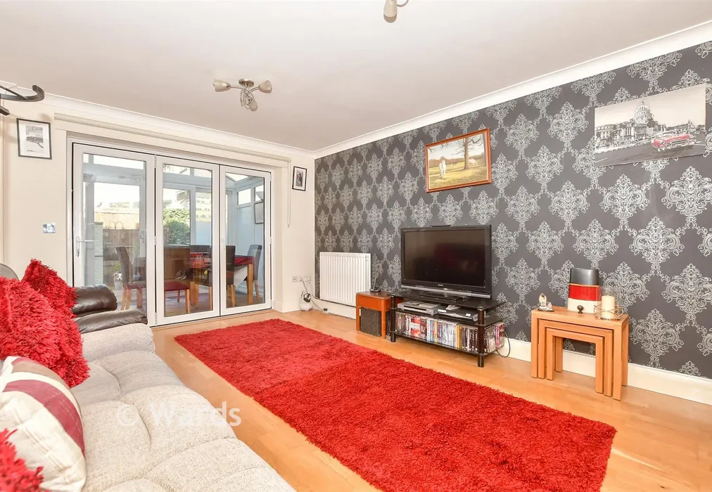 Lounge/Diner - Queens Avenue, Snodland, Kent - Wards of Kent