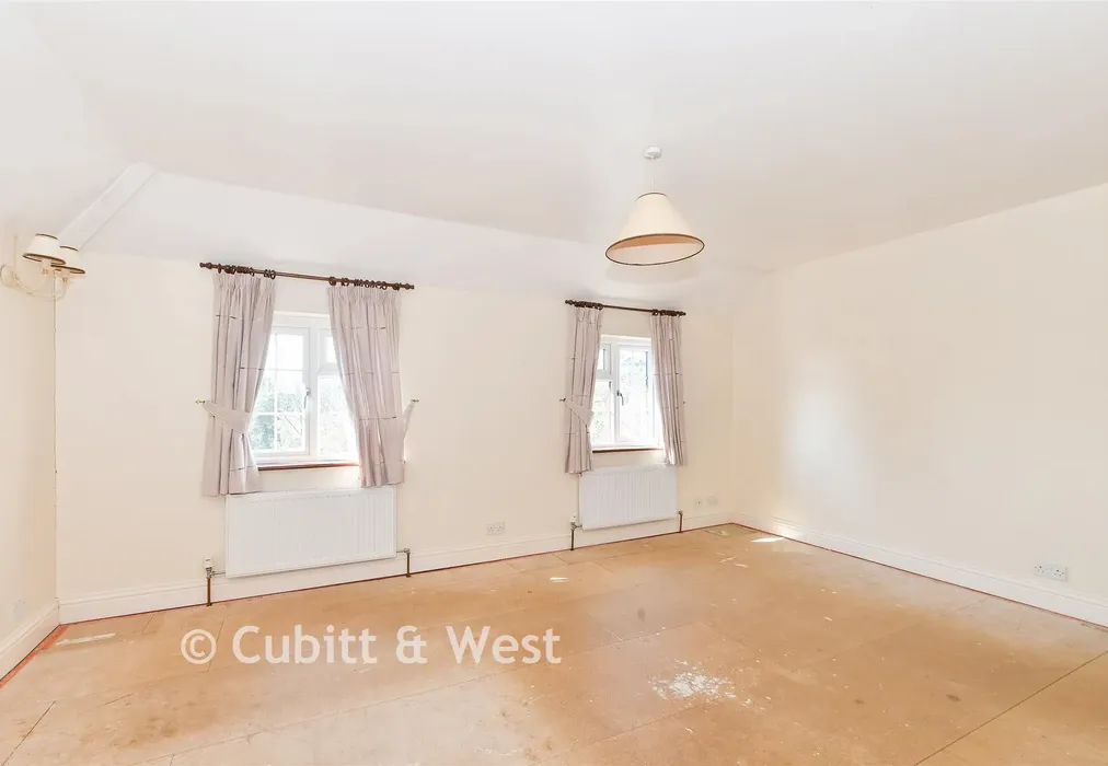 Bedroom 1 - Wilderness Lane, Hadlow Down, Uckfield, East Sussex - Wards of Kent