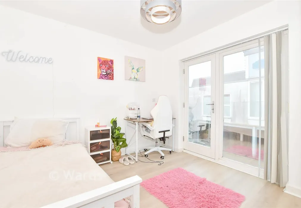 Bedroom 3 - Clock House Rise, Coxheath, Maidstone, Kent - Wards of Kent