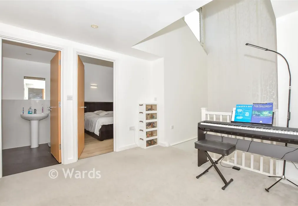Landing - Clock House Rise, Coxheath, Maidstone, Kent - Wards of Kent
