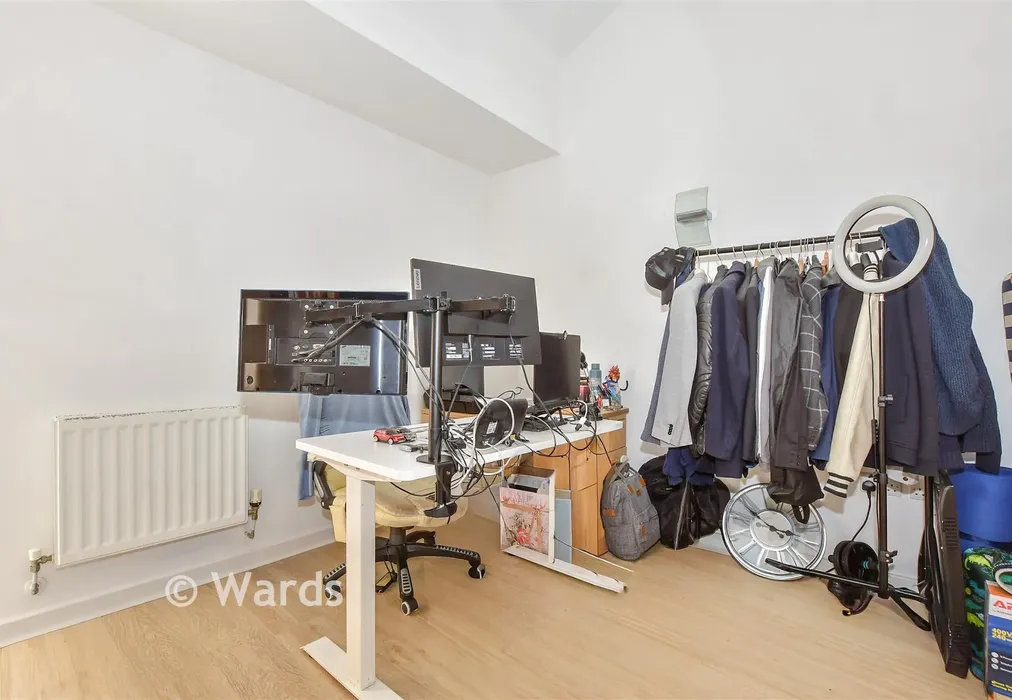 Bedroom 2 - Clock House Rise, Coxheath, Maidstone, Kent - Wards of Kent
