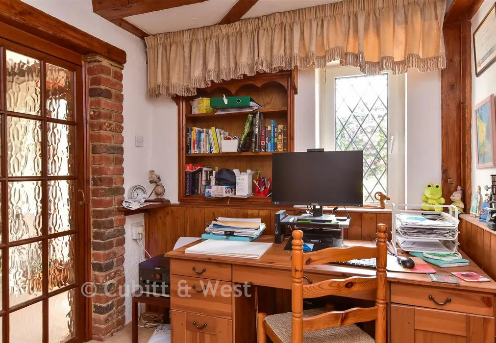 Study/ Bedroom 5 - Graham Avenue, Brighton, East Sussex - Wards of Kent