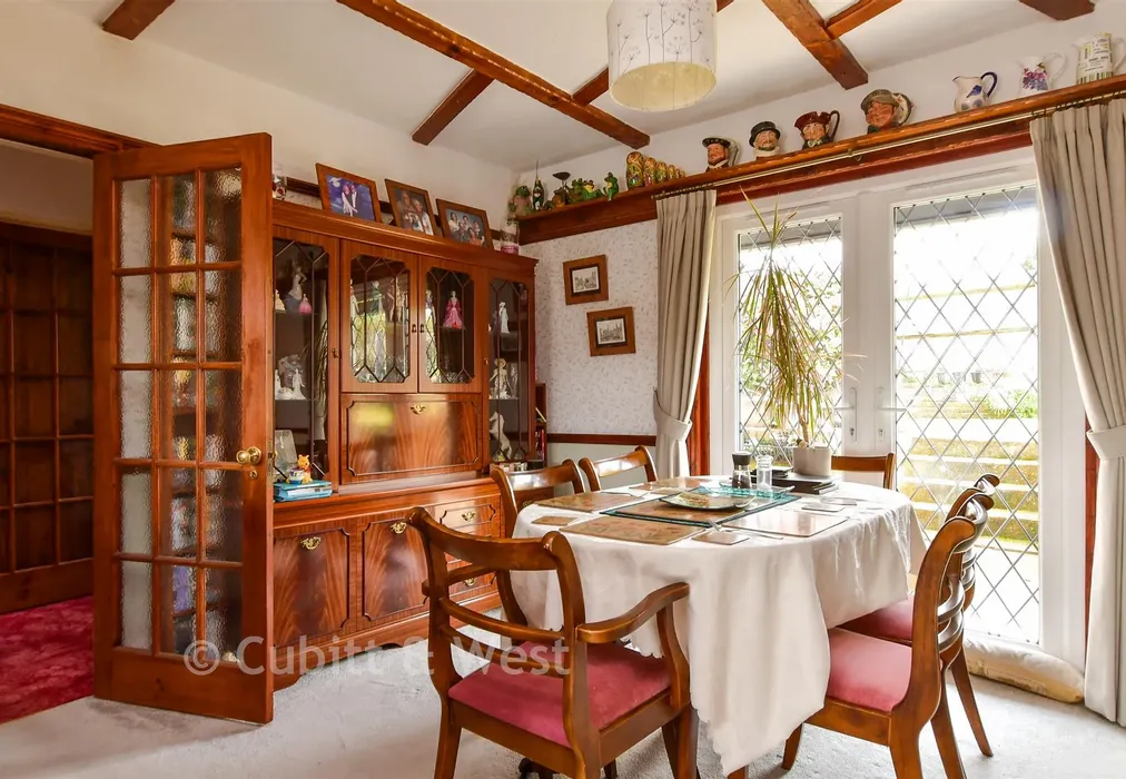 Lounge/ Diner - Graham Avenue, Brighton, East Sussex - Wards of Kent