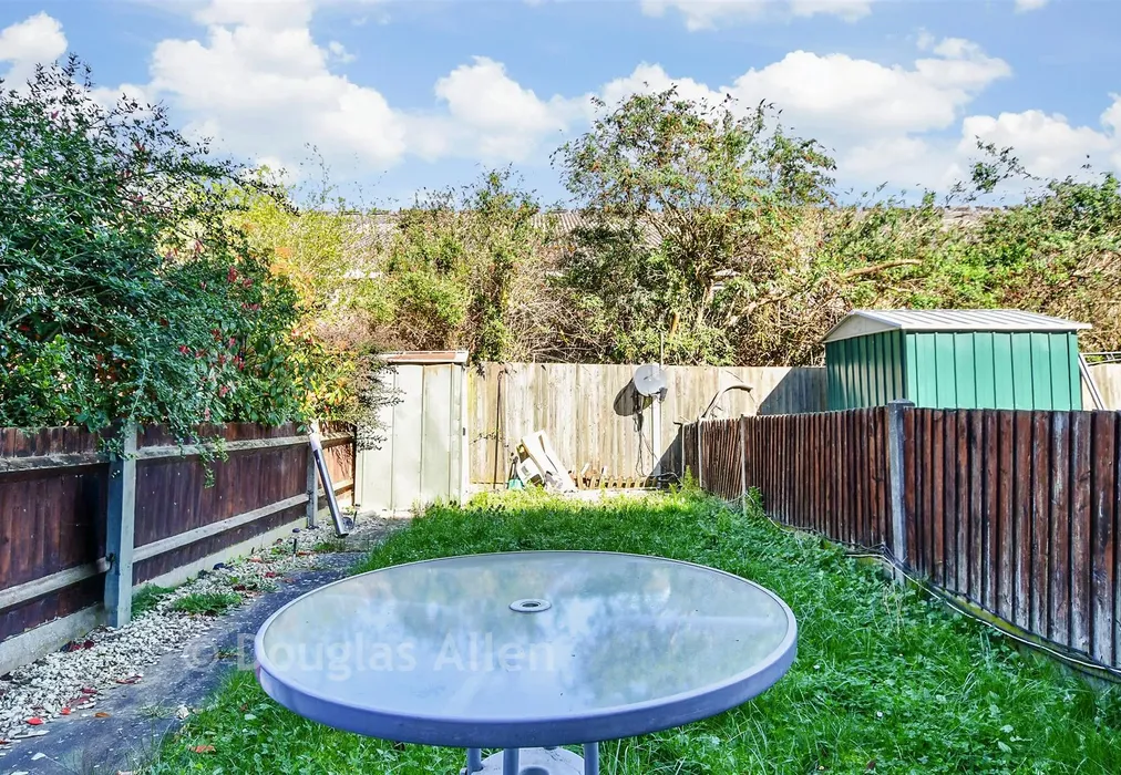 Rear Garden - Seagull Close, Barking, Essex - Wards of Kent