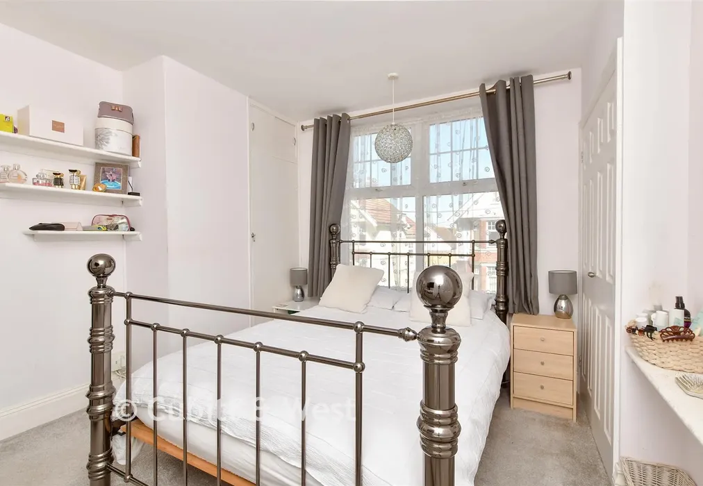Bedroom 1 - East Ham Road, Littlehampton, West Sussex - Wards of Kent