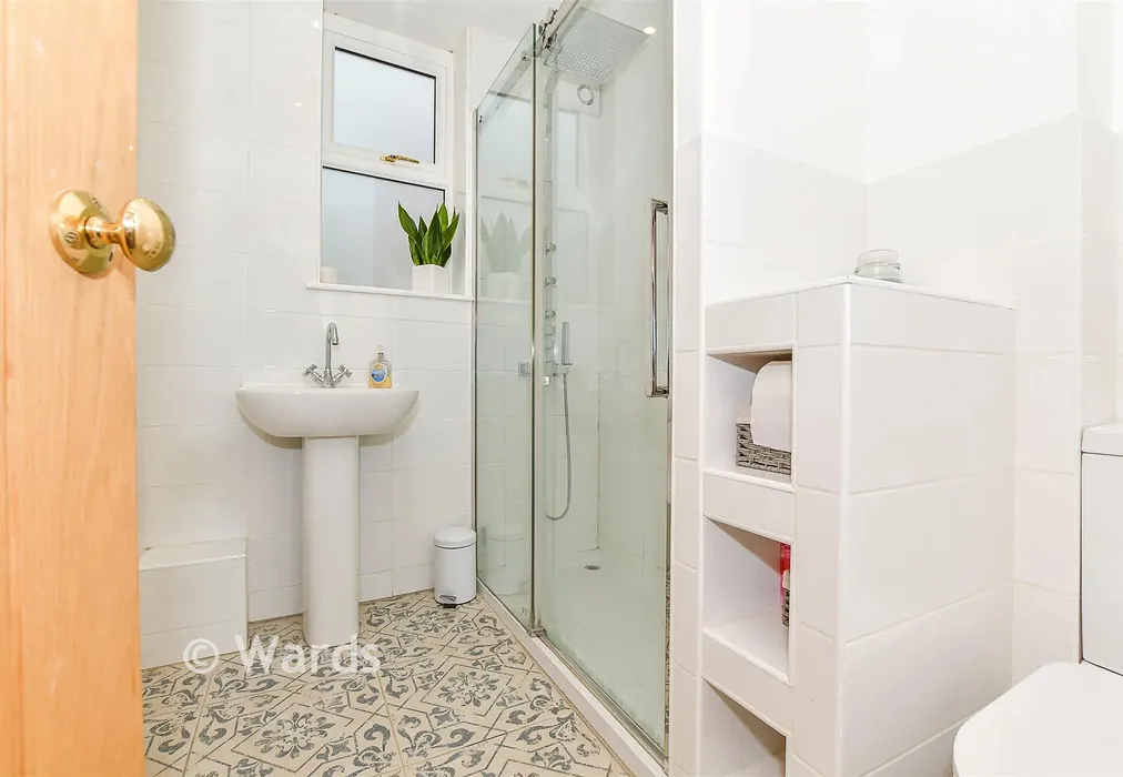 Shower Room - Lower Road, Sutton Valence, Maidstone, Kent - Wards of Kent