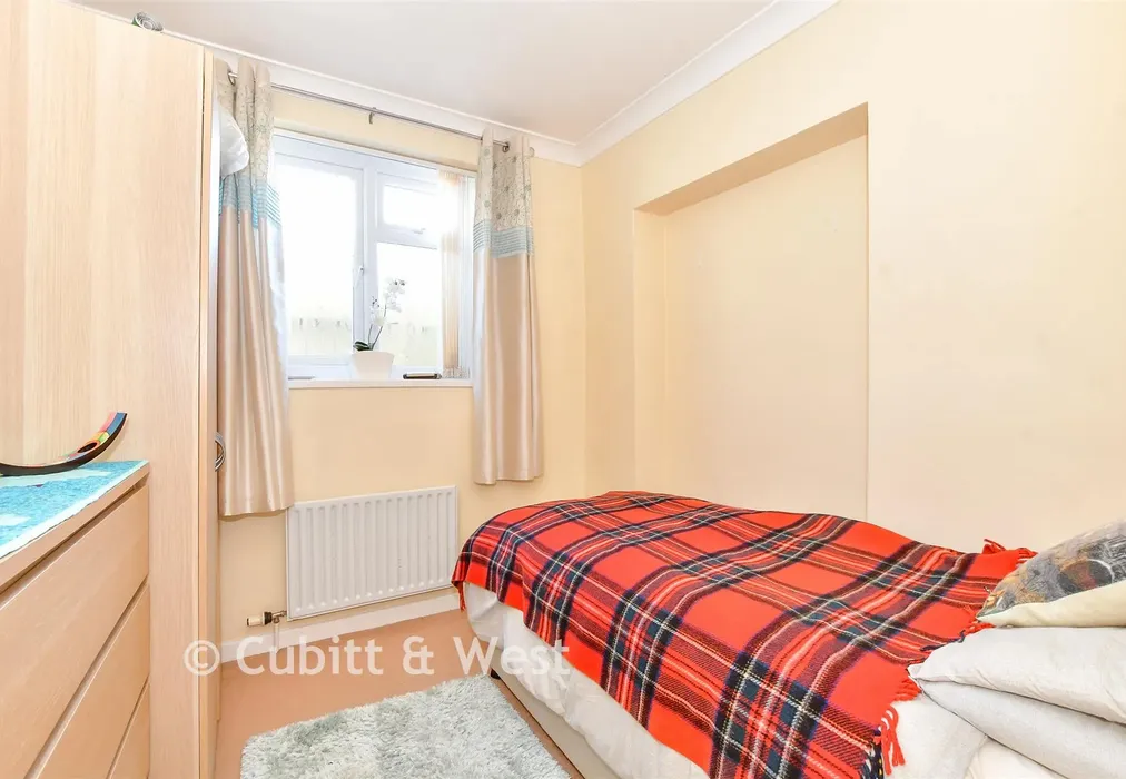 Bedroom 3 - West Lane, Hayling Island, Hampshire - Wards of Kent
