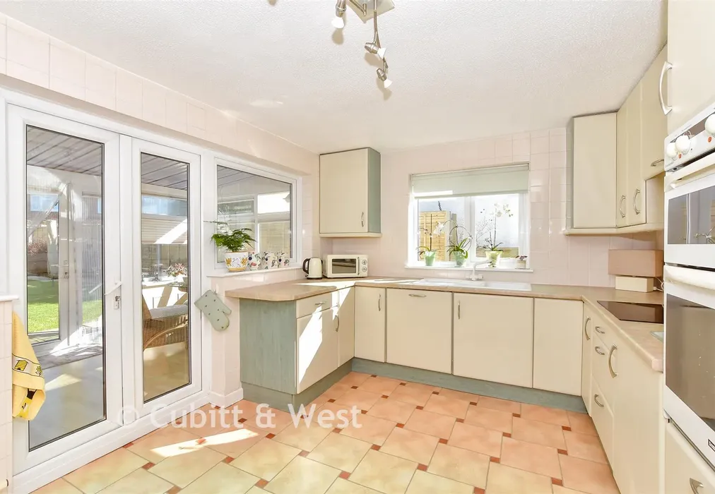 Kitchen - West Lane, Hayling Island, Hampshire - Wards of Kent