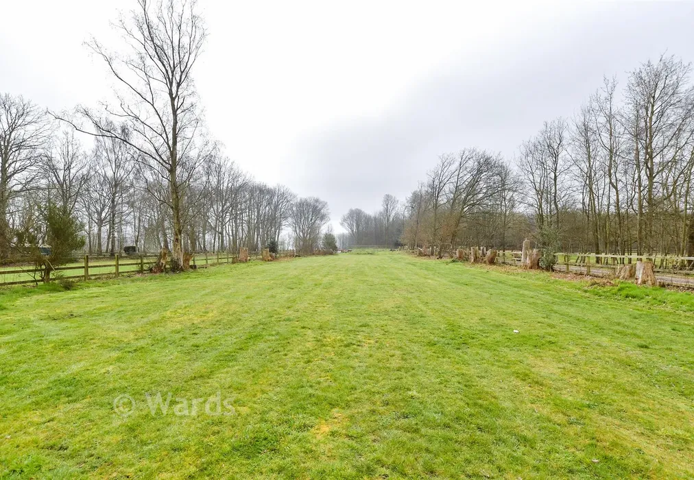 Rear Garden - Lenham Road, Kingswood, Maidstone, Kent - Wards of Kent