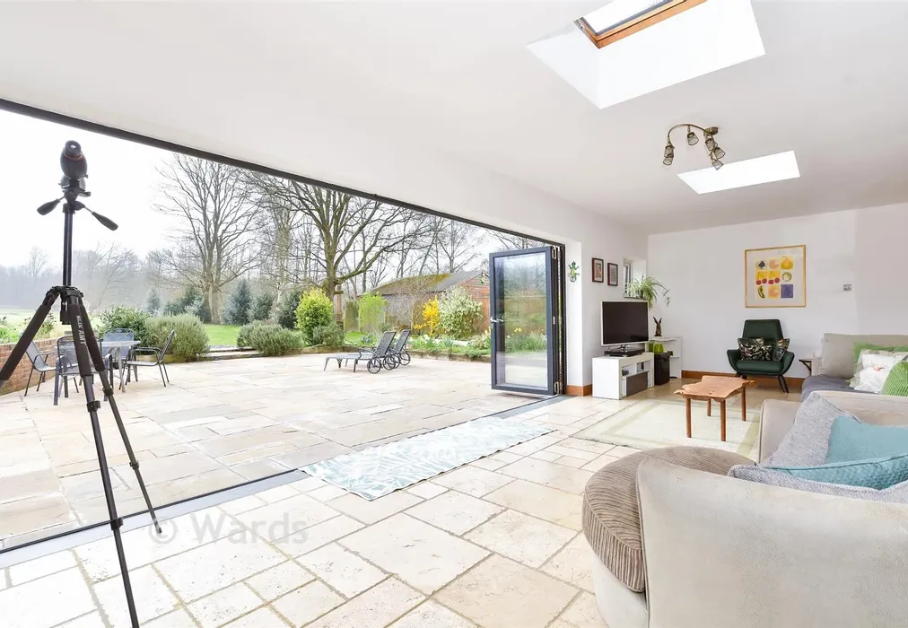 Internal Lifestyle Photograph - Lenham Road, Kingswood, Maidstone, Kent - Wards of Kent