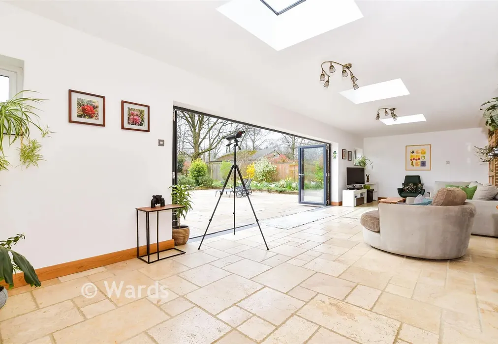 Internal Lifestyle Photograph - Lenham Road, Kingswood, Maidstone, Kent - Wards of Kent