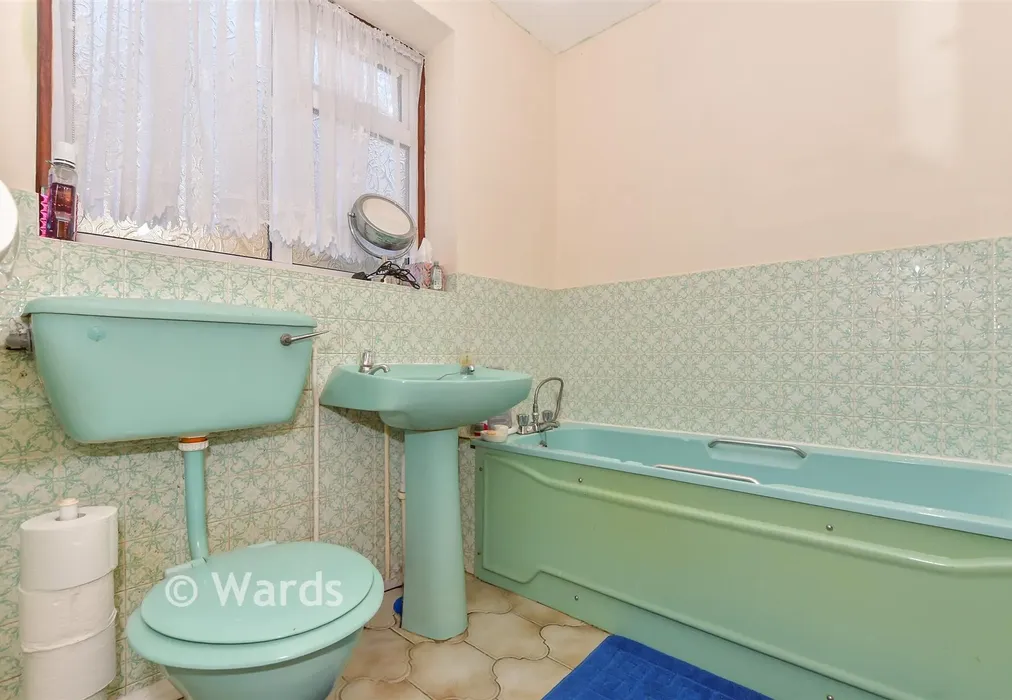Bathroom - Elm Road, St Mary's Bay, Romney Marsh, Kent - Wards of Kent
