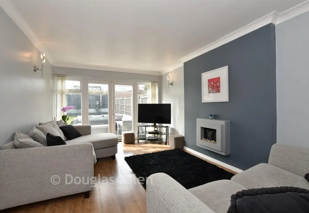 Lounge/Dining Room - Belmont Close, Wickford, Essex - Wards of Kent