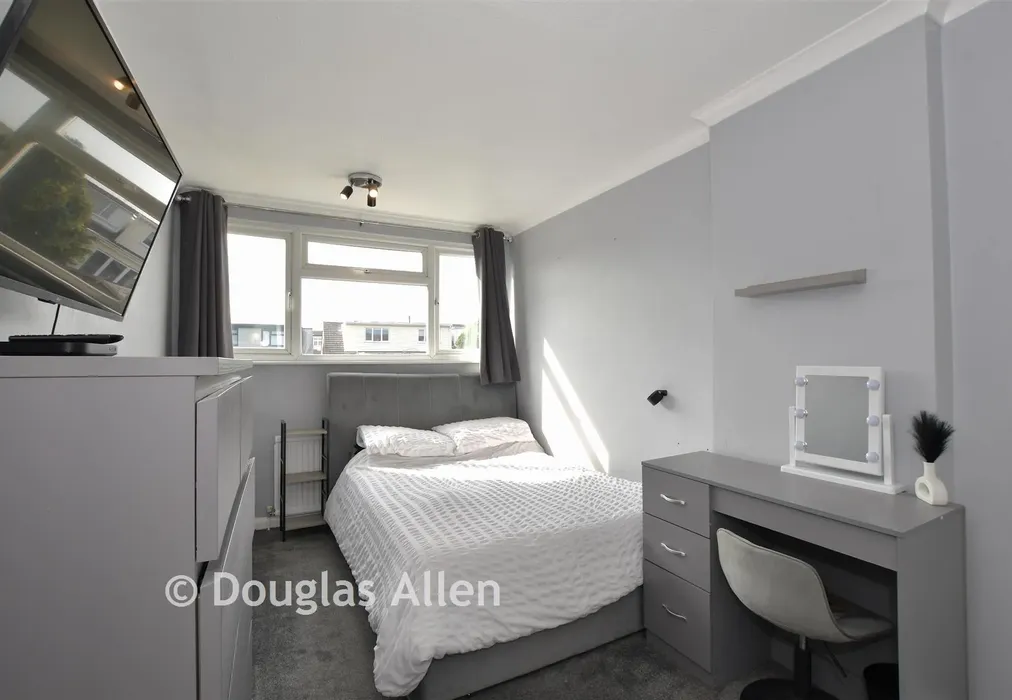 Bedroom 2 - Belmont Close, Wickford, Essex - Wards of Kent