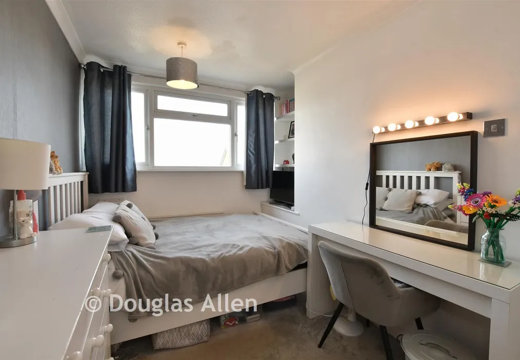 Bedroom 3 - Belmont Close, Wickford, Essex - Wards of Kent