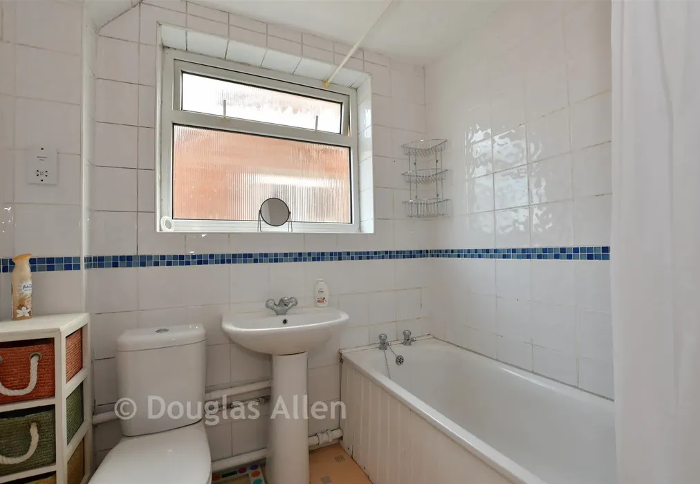 Bathroom - Belmont Close, Wickford, Essex - Wards of Kent