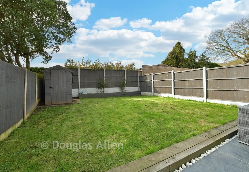 Rear Garden - Belmont Close, Wickford, Essex - Wards of Kent
