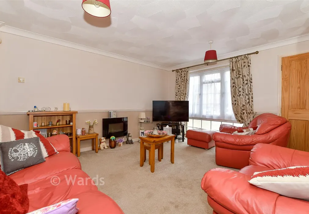 Lounge - Jeffery Close, Staplehurst, Kent - Wards of Kent