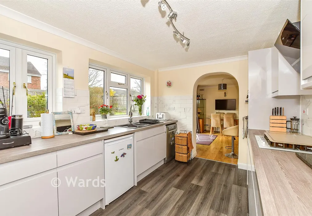 Kitchen - Jeffery Close, Staplehurst, Kent - Wards of Kent