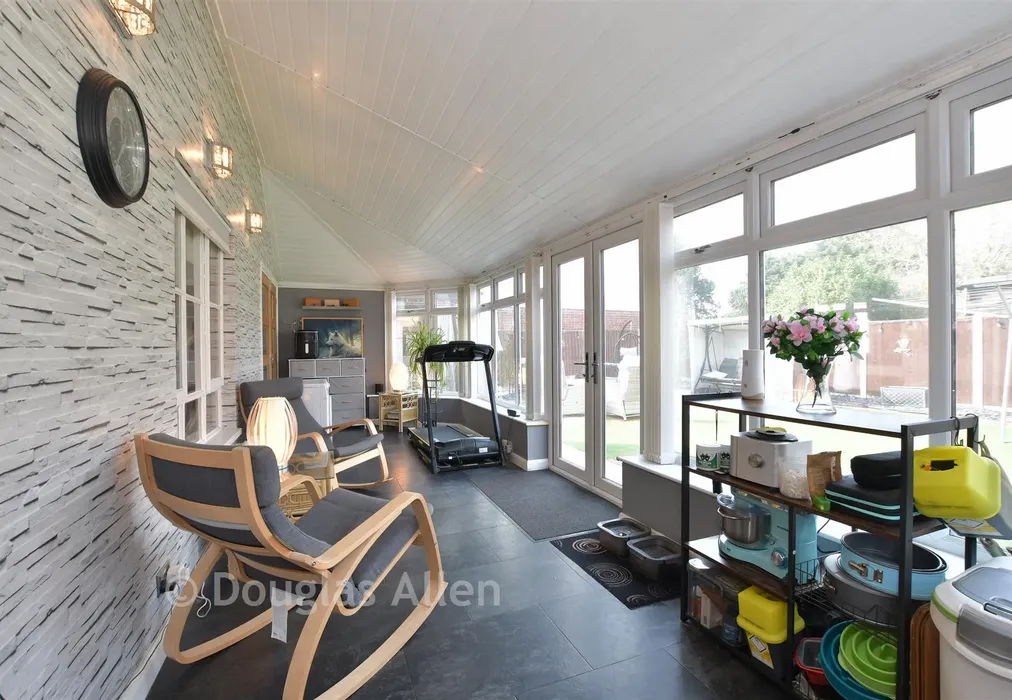 Conservatory Area - High Road North, Steeple View, Basildon, Essex - Wards of Kent