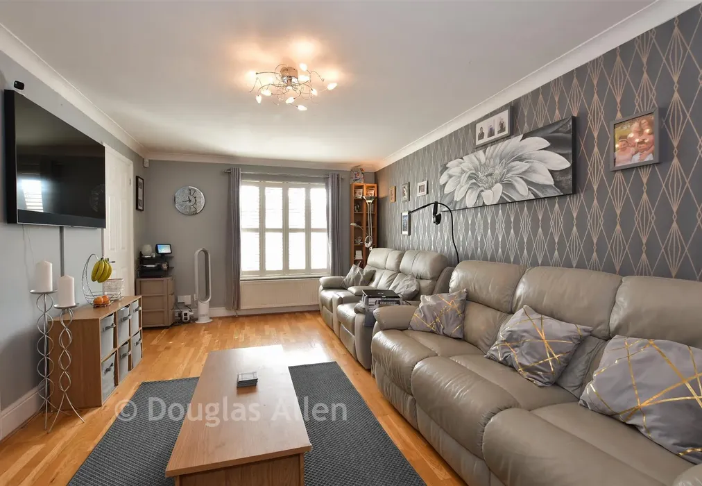 Lounge - High Road North, Steeple View, Basildon, Essex - Wards of Kent