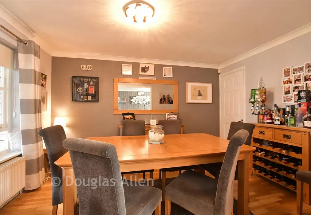 Dining Area - High Road North, Steeple View, Basildon, Essex - Wards of Kent